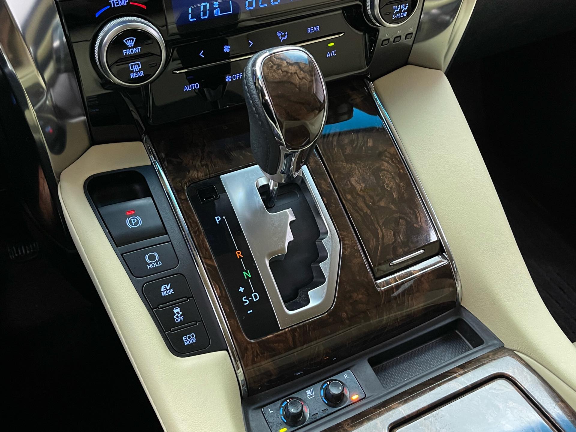 Toyota Alphard (Import) 2020 Alphard 2.5 CVT Luxury Edition