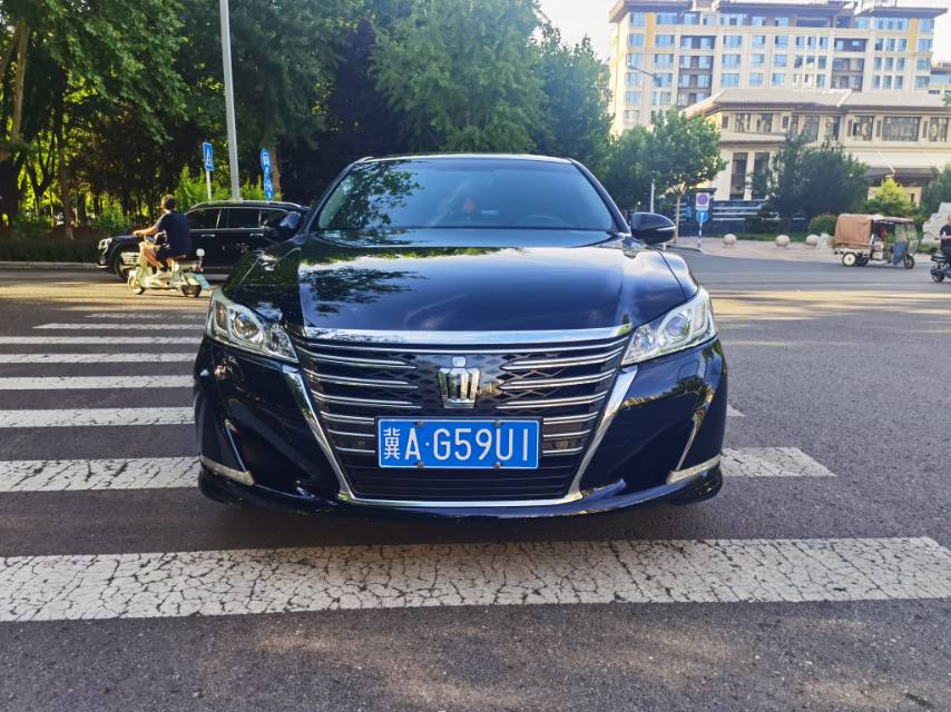 Toyota 2017 Crown 2.0T Sport