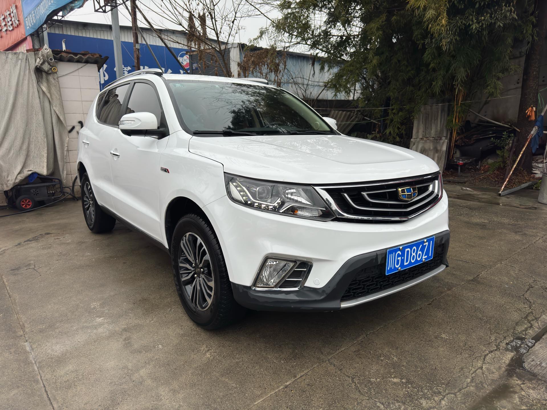 吉利 2016款 远景SUV(X6) 1.3T 无级 旗舰型