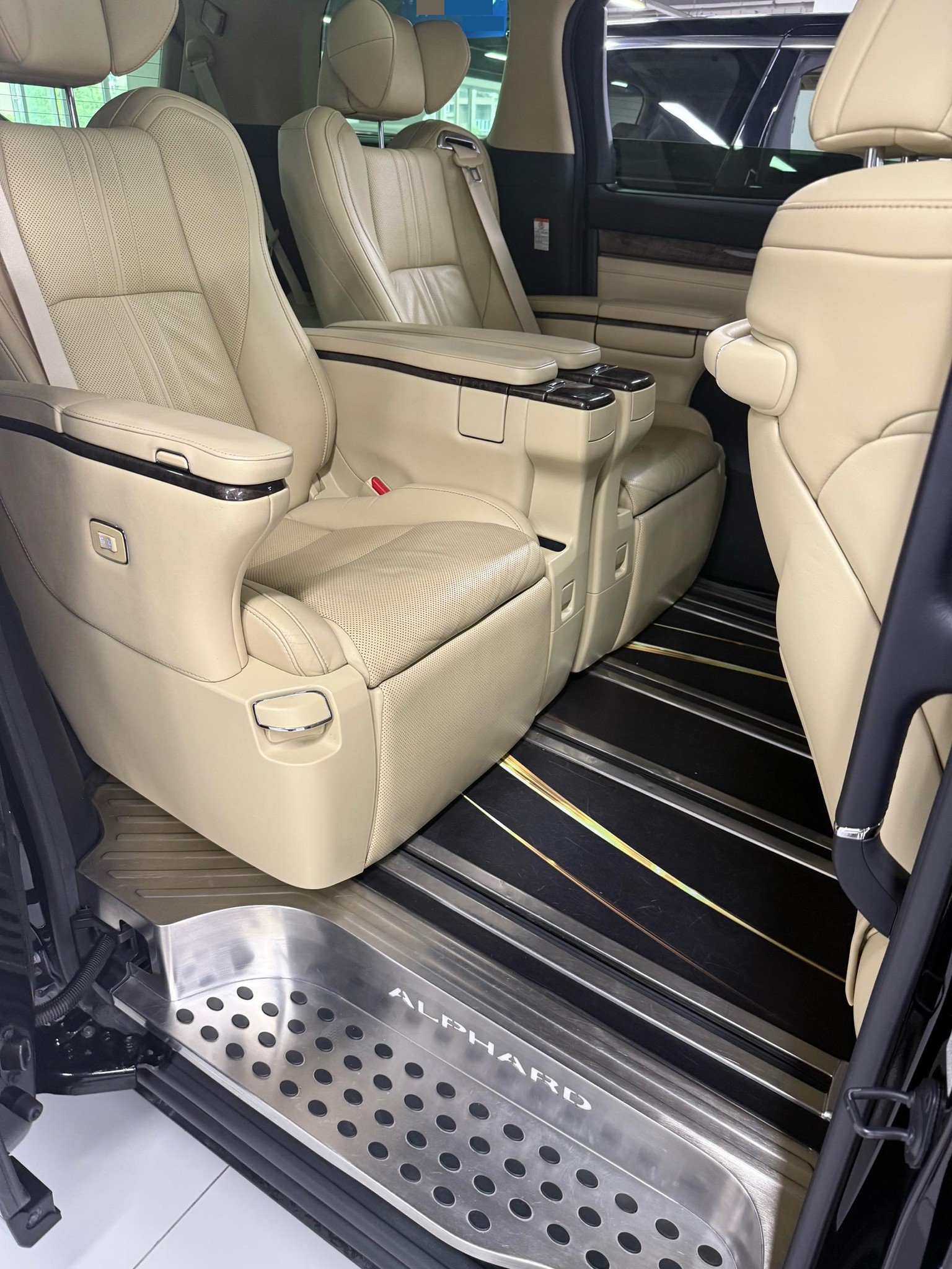 Toyota Vellfire (Import) 2019 Vellfire 2.5 CVT HV Premium