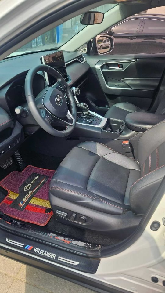 丰田 威兰达 新能源 2021款 威兰达 PHEV 2.5 无级 高性能版 两驱劲擎版