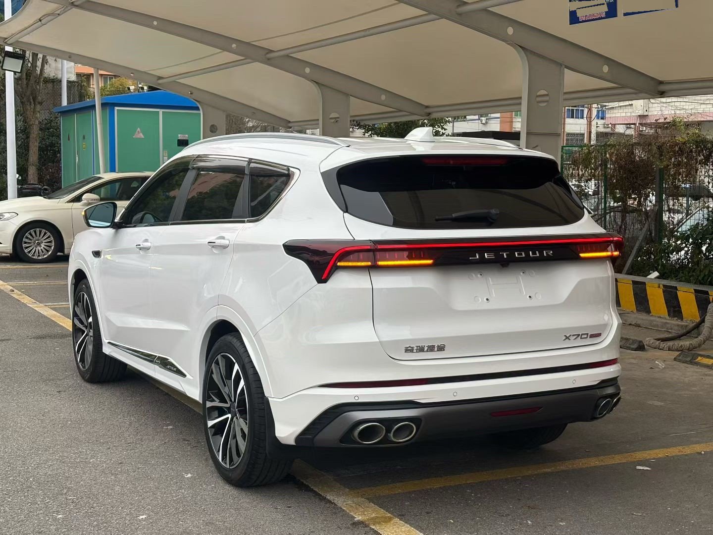 JETOUR 2021 X70 PLUS 1.6T Di 7-Seater
