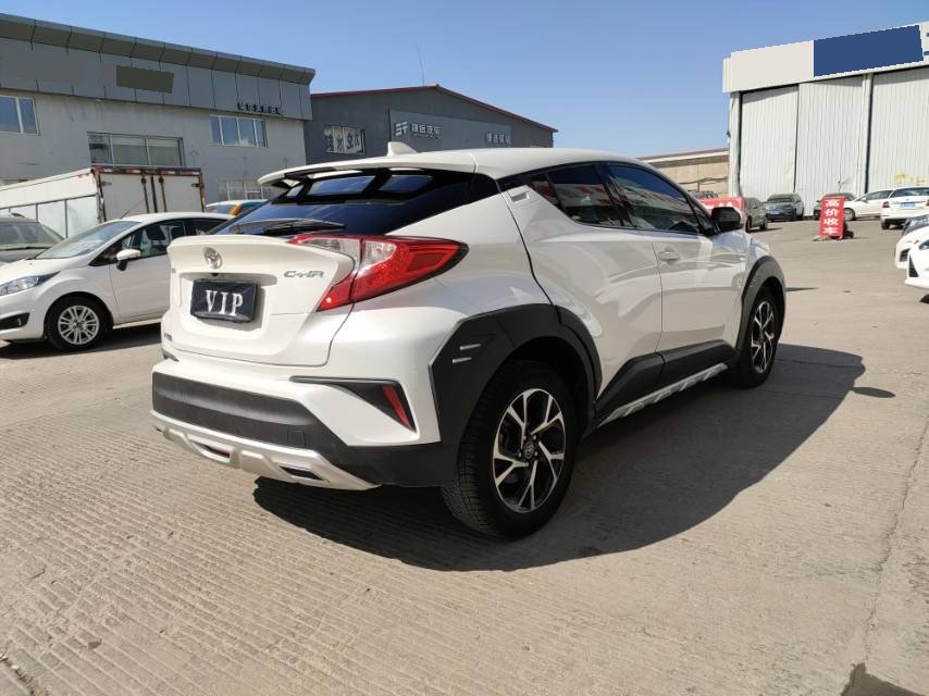 Toyota 2018 C-HR 2.0 CVT Leading Edition