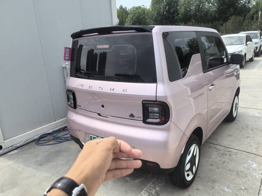 吉利 2025款 熊猫MINI 210km 元气熊