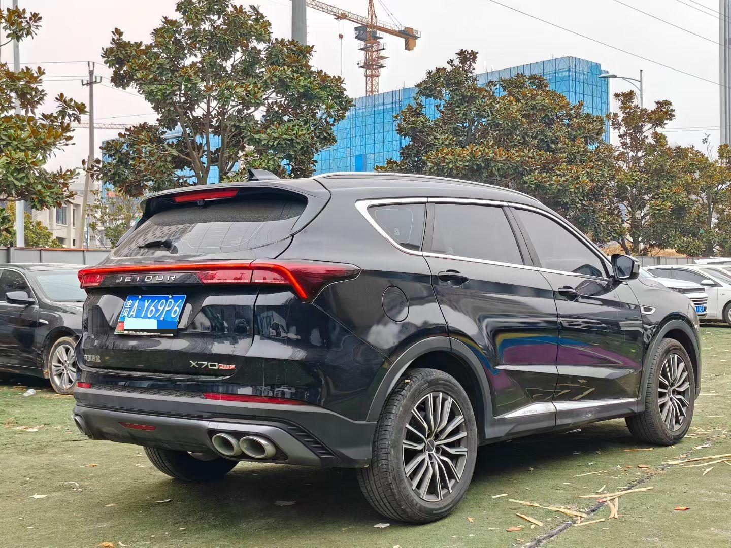 捷途 2023款 X70 PLUS 1.5T 无级 自强MAX7座