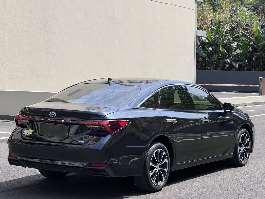 Toyota 2022 Avalon Hybrid 2.5 CVT Luxury Edition