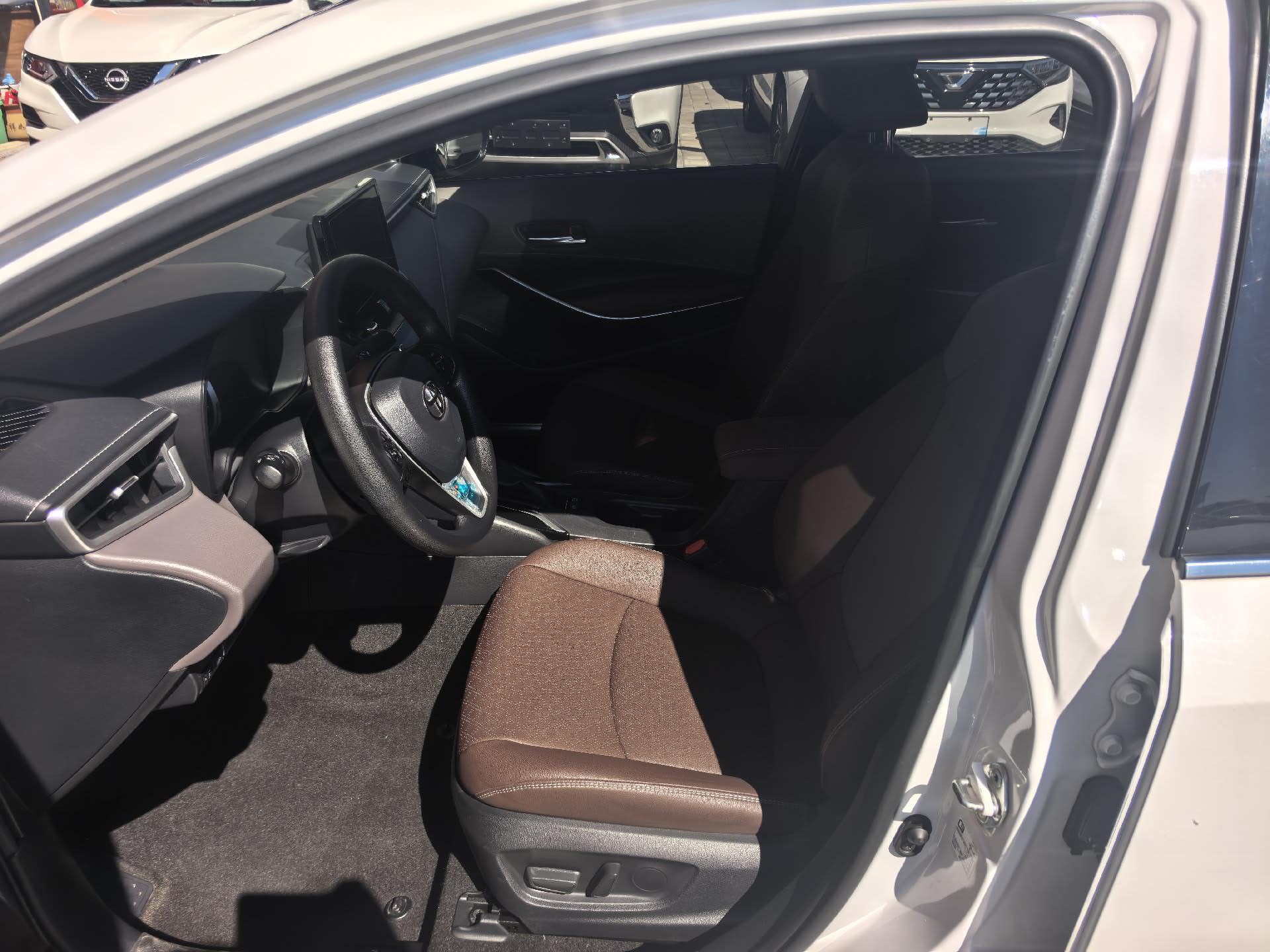Toyota 2021 Asian Lion 2.0 CVT Luxury Edition