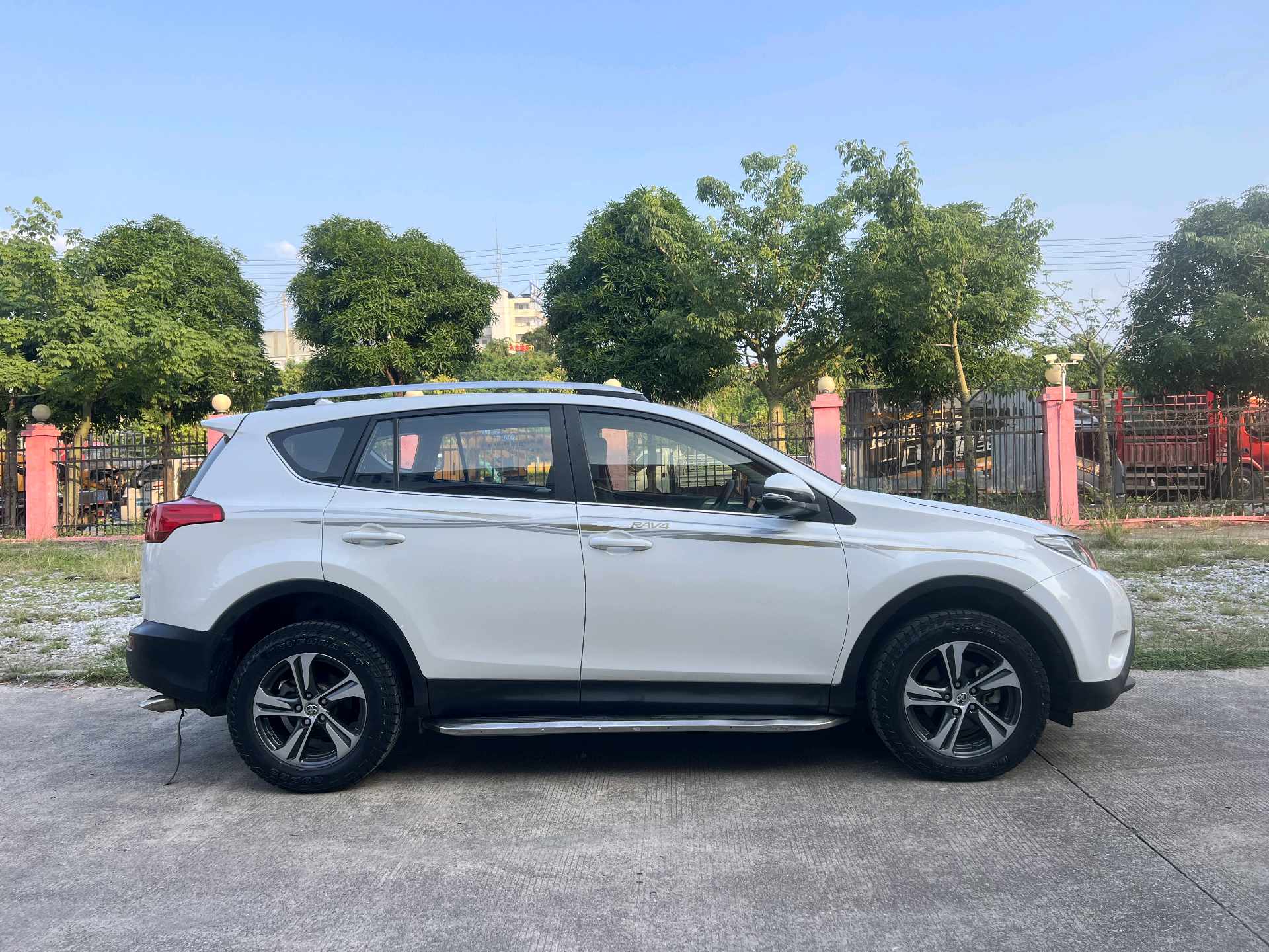 丰田 2015款 RAV4 2.0 无级 两驱风尚版
