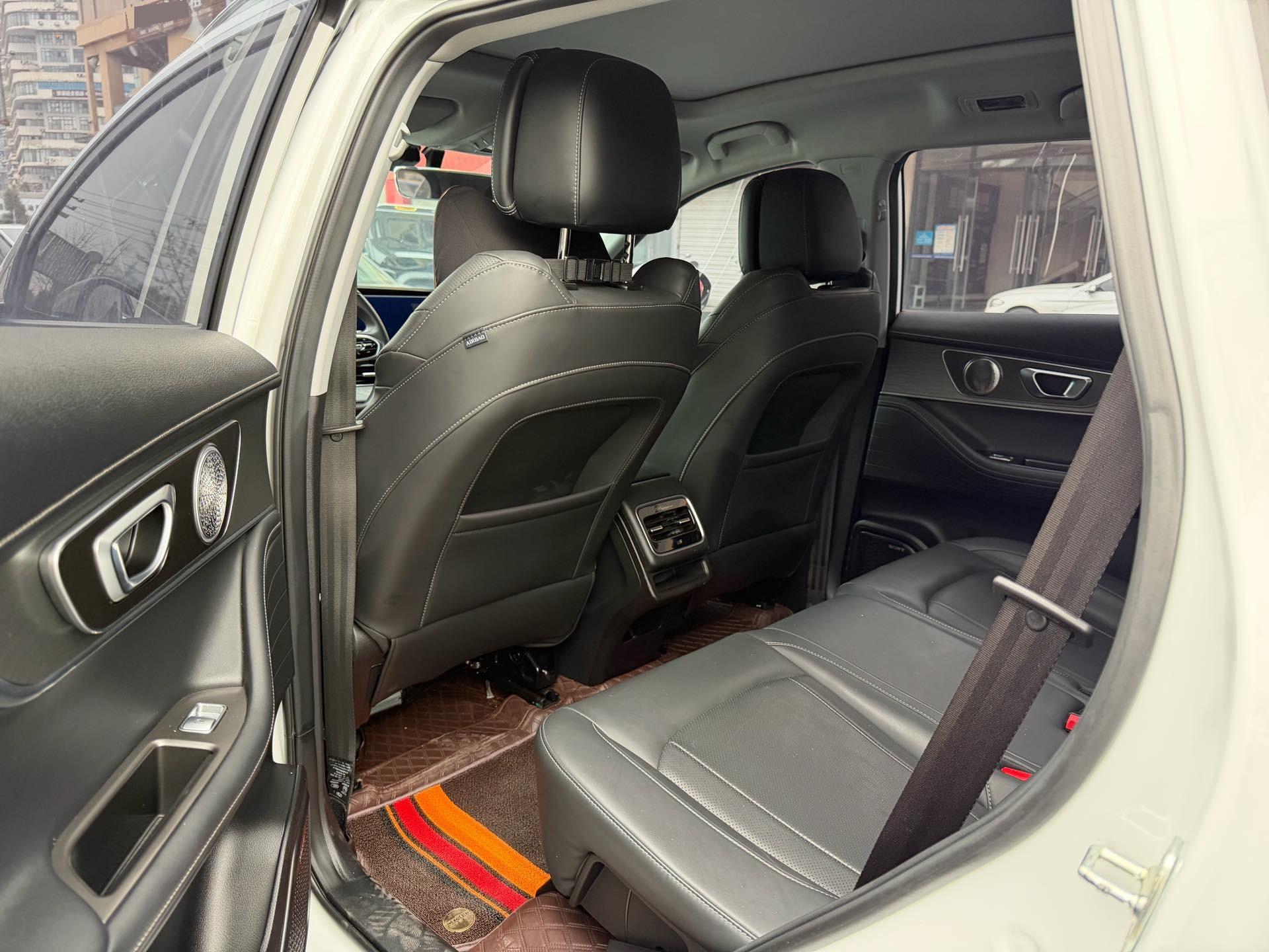 奇瑞 2022款 瑞虎8 PRO 1.6T 290T 两驱天穹版5座