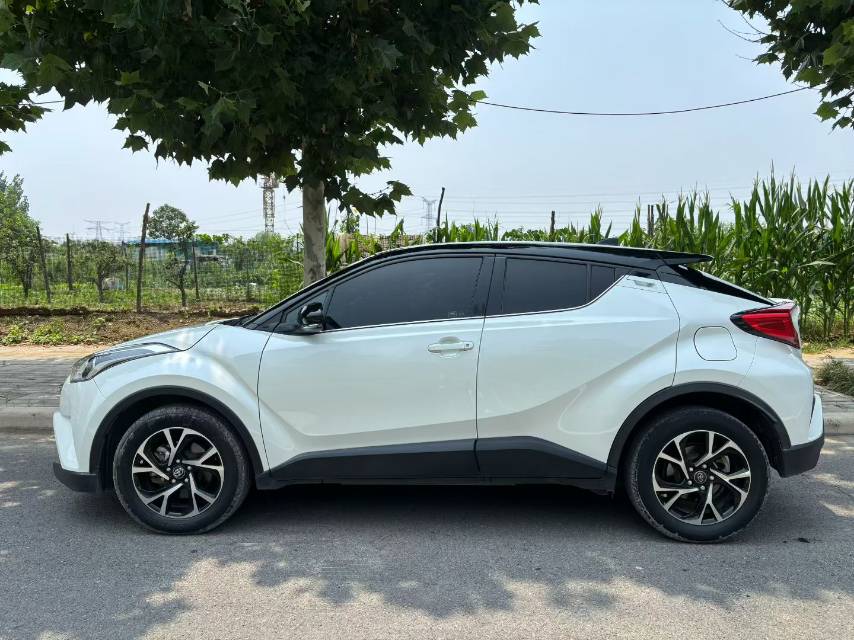 丰田 2018款 C-HR 2.0 无级 领先版