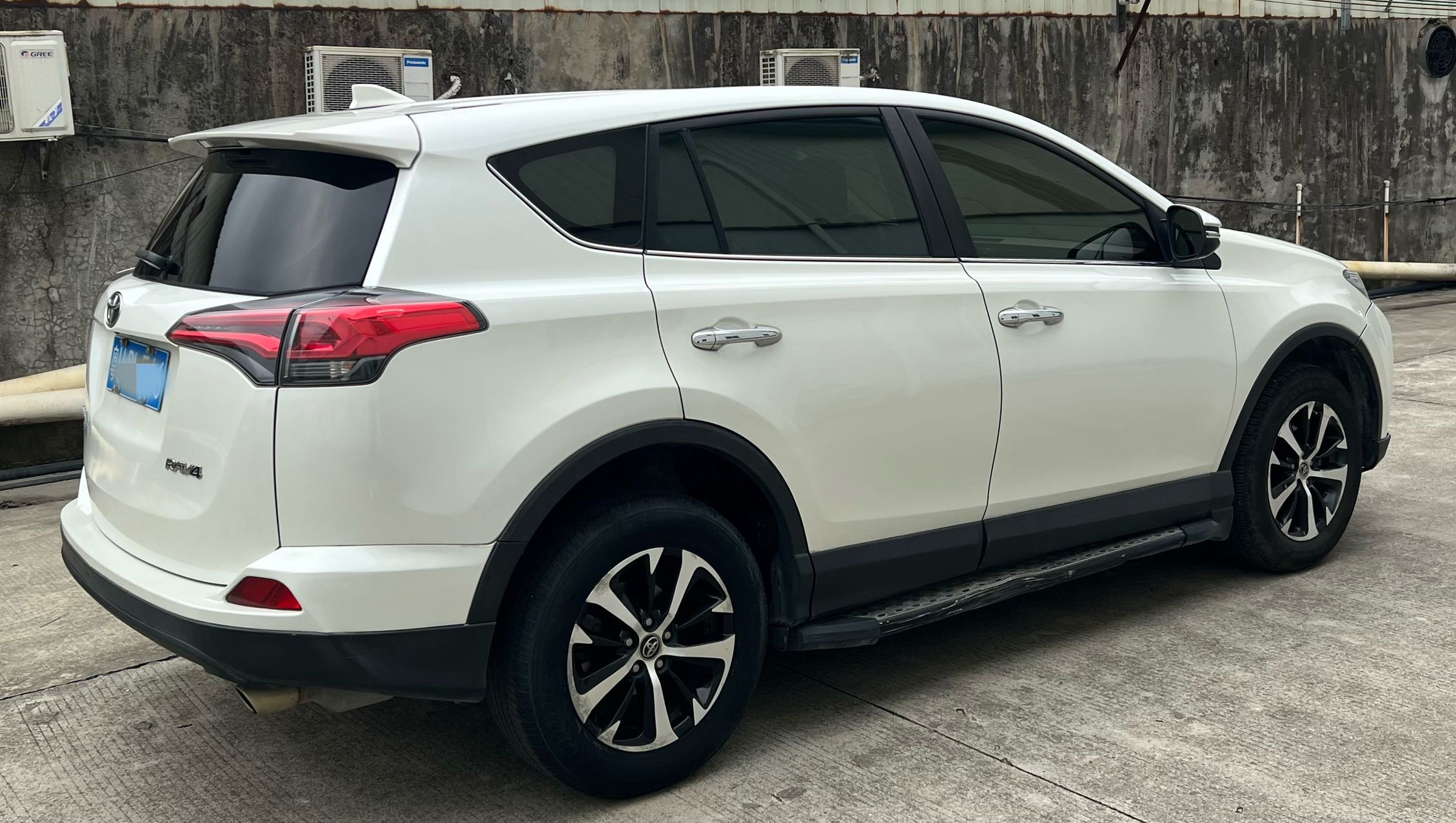 Toyota 2016 RAV4 2.0 CVT 2WD Fashion Edition