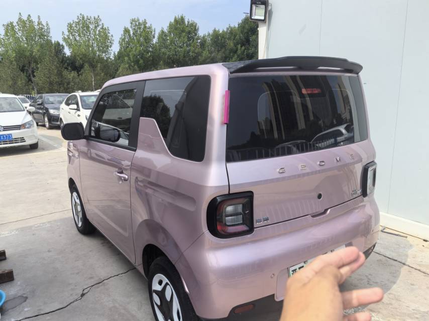 吉利 2025款 熊猫MINI 210km 元气熊