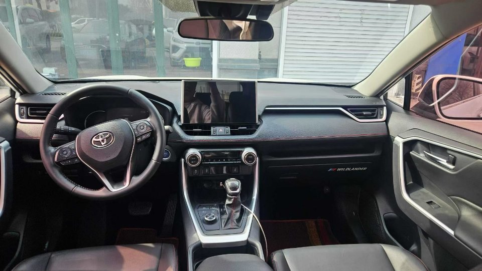 丰田 威兰达 新能源 2021款 威兰达 PHEV 2.5 无级 高性能版 两驱劲擎版