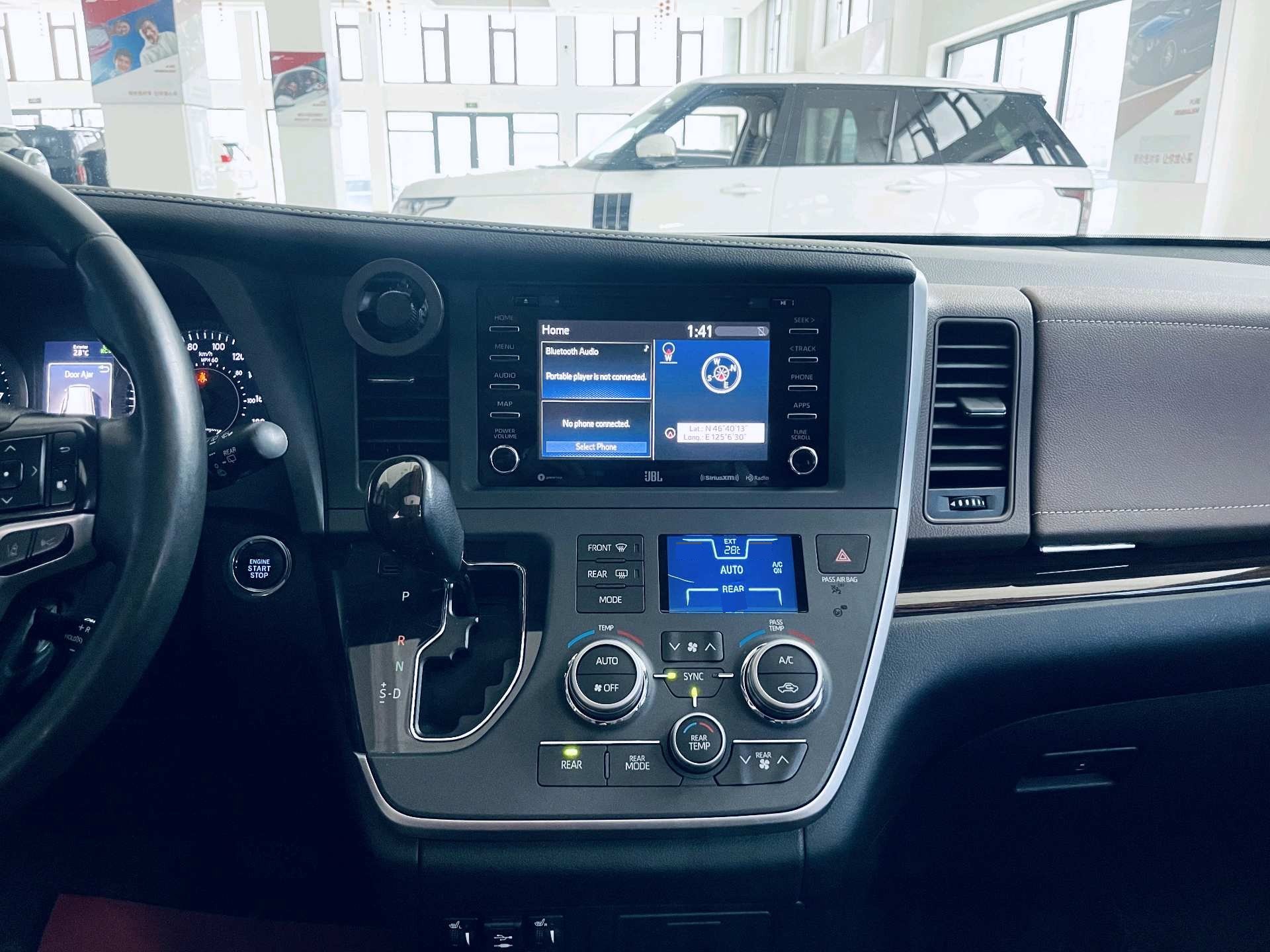 Toyota Sienna (Import) 2019 Sienna 3.5 XLE Premium AWD 7-Seat US Spec