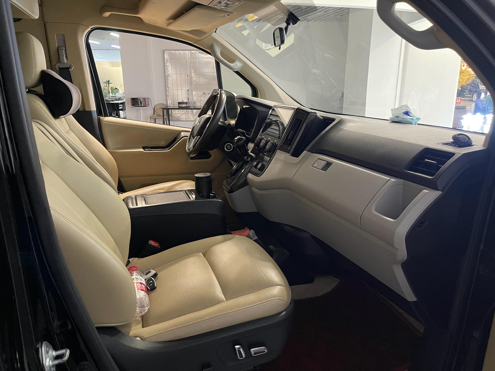 Toyota Hiace (Import) 2019 Hiace 3.5 Middle East Version
