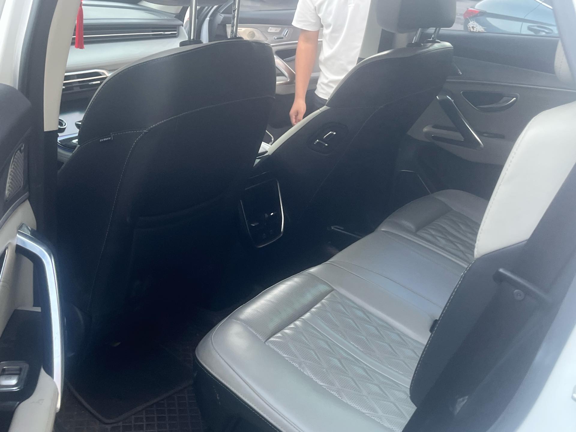 JETOUR 2023 X70 2.0T Zhuge Wuhou 7-Seater