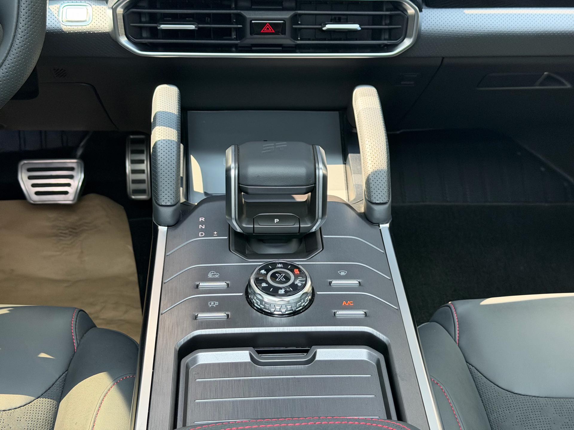JETOUR 2023 Traveler 2.0T 4WD Cross PRO