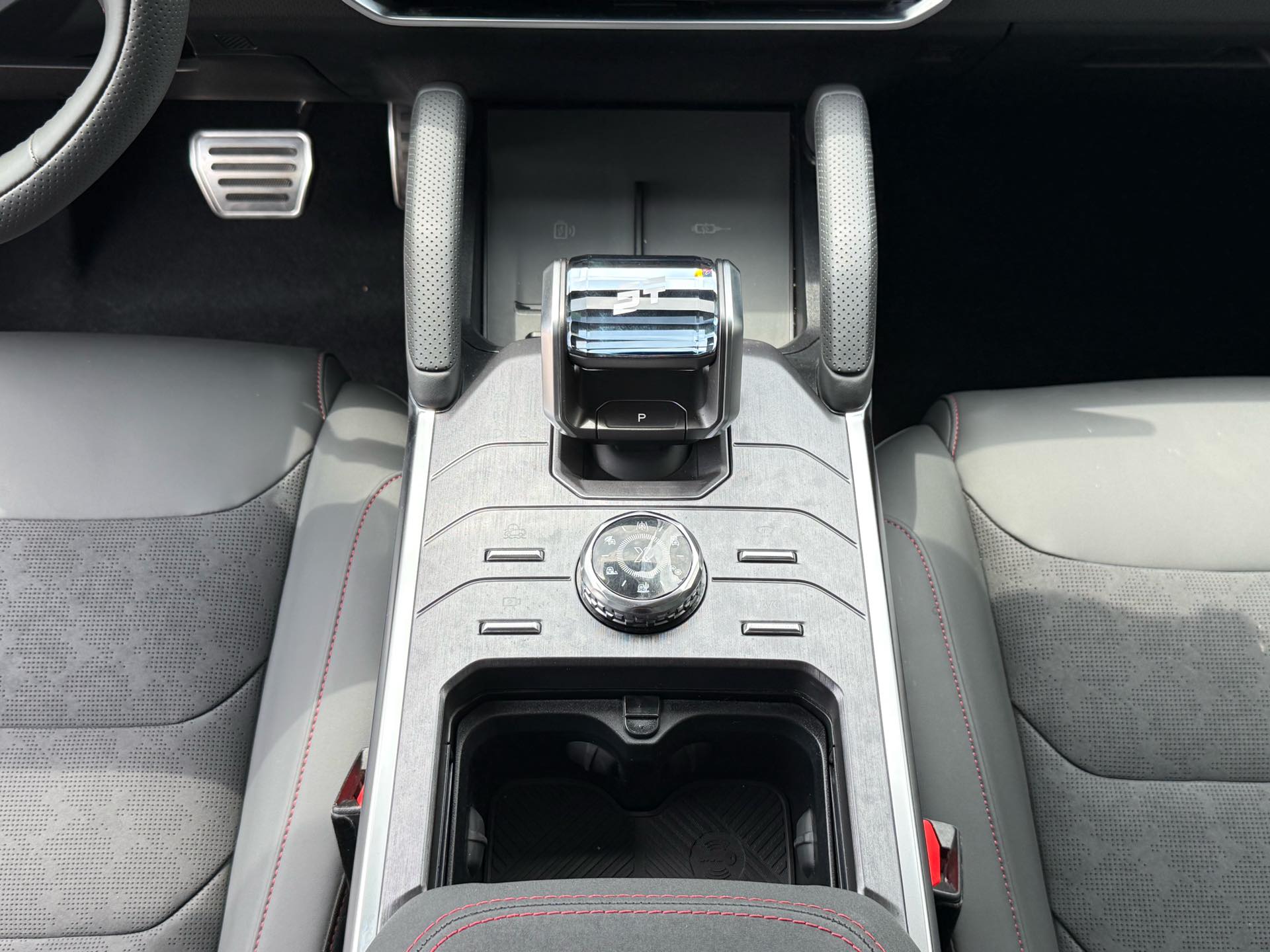 JETOUR 2023 Traveler 2.0T 4WD Conquest