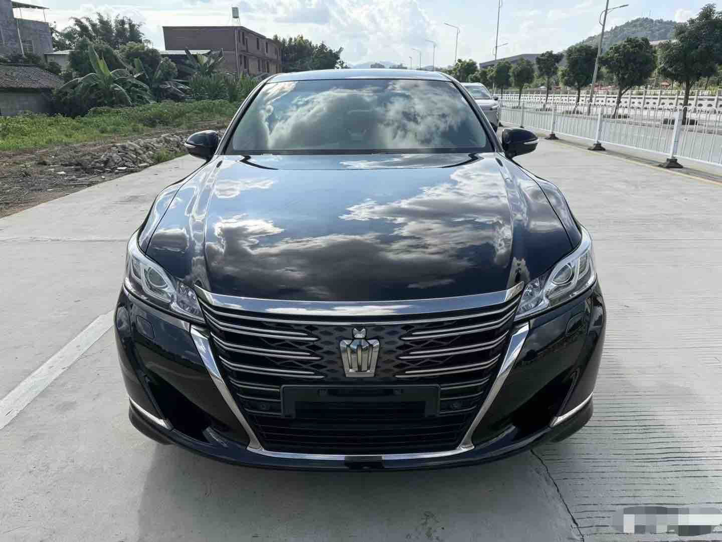 Toyota 2018 Crown 2.0T Fashion Edition