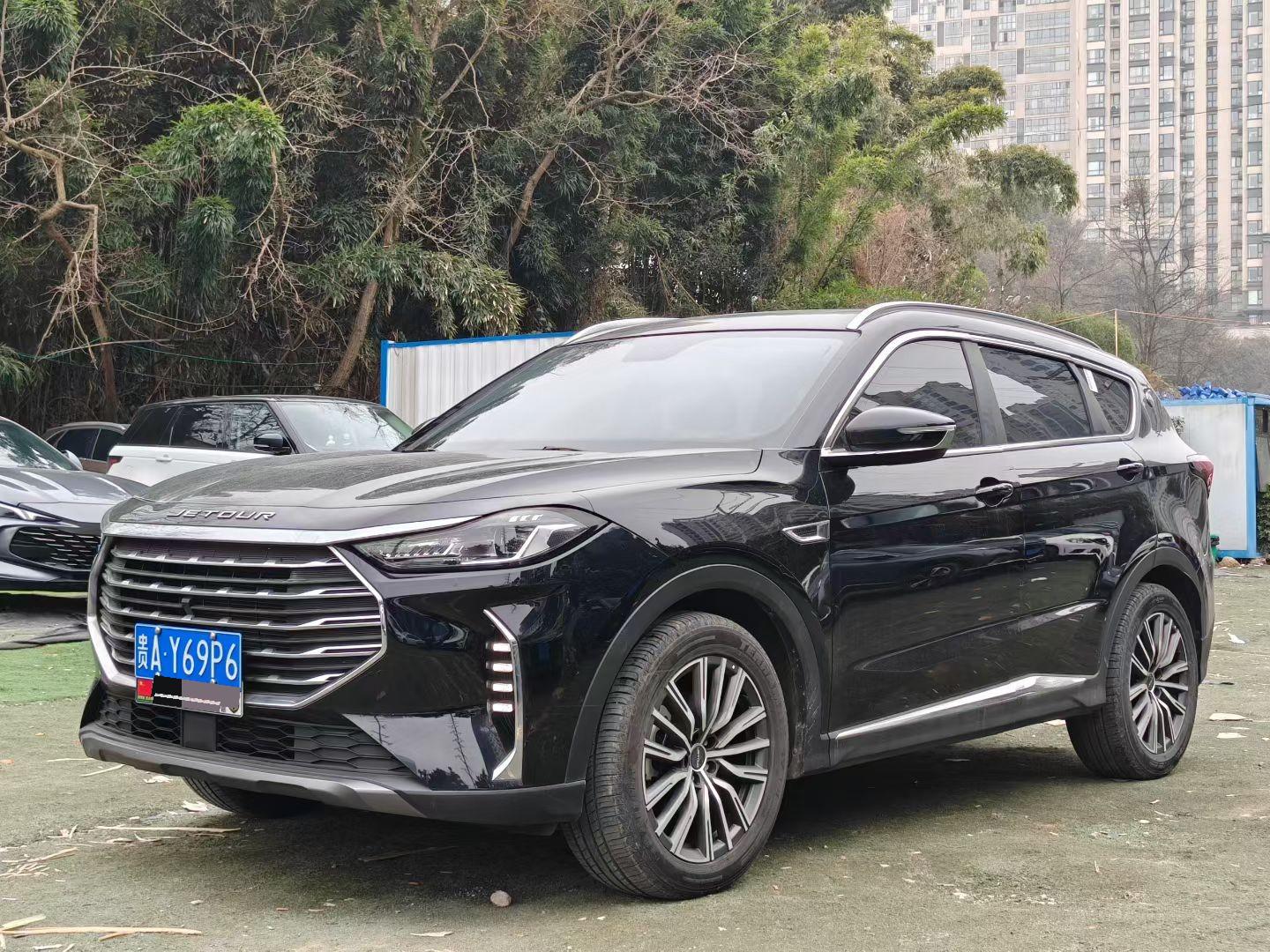 捷途 2023款 X70 PLUS 1.5T 无级 自强MAX7座