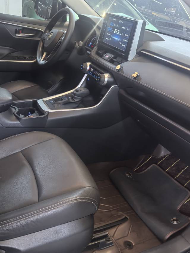 丰田 2020款 RAV4荣放 双擎 2.5 无级 两驱精英版