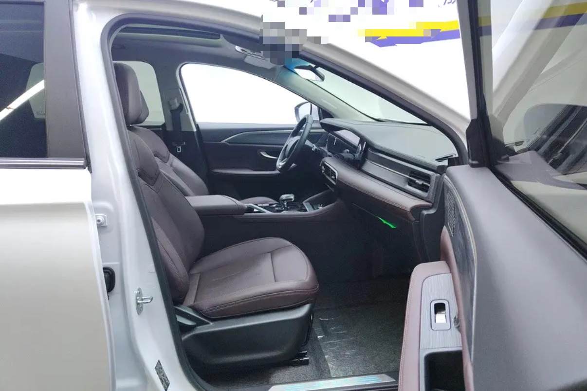 JETOUR 2024 X90 PLUS 1.6TD Villa 5-Seater