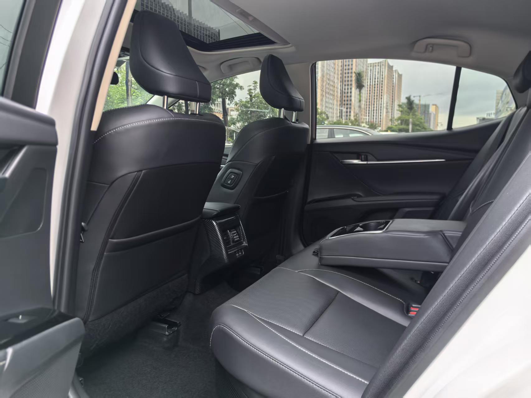 Toyota 2024 Camry Twin Engine 2.0HGVP CVT Luxury Edition