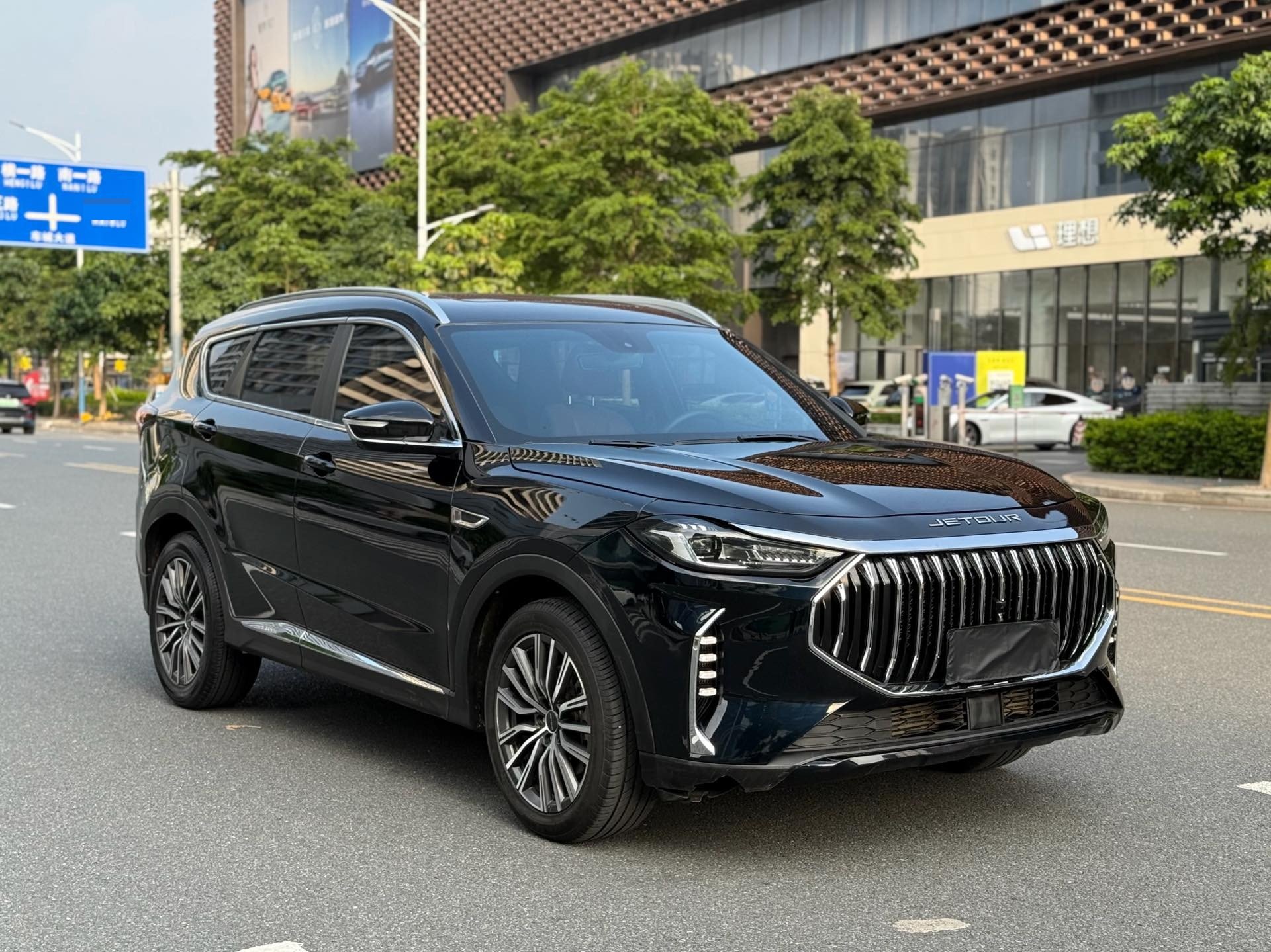 捷途 2023款 X70 PLUS 1.6T 强者5座