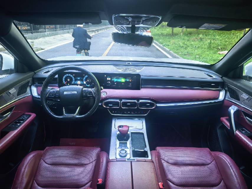 捷途 2023款 X70 PLUS 1.5T 自强PRO7座