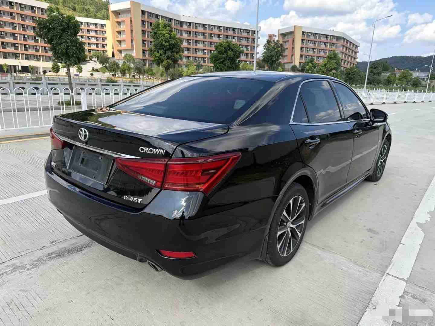 Toyota 2018 Crown 2.0T Fashion Edition