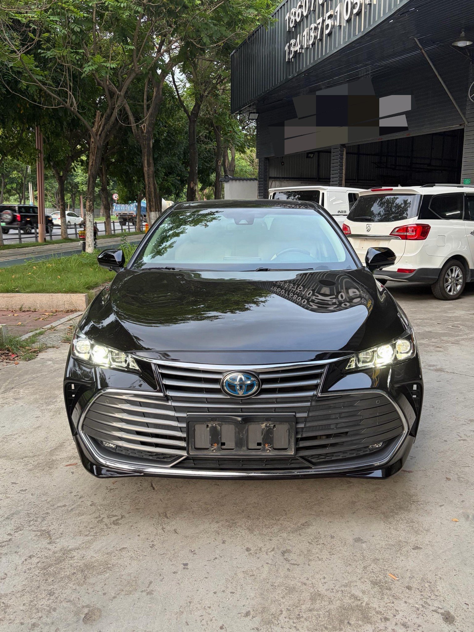 Toyota 2019 Avalon Hybrid 2.5 CVT Luxury Edition