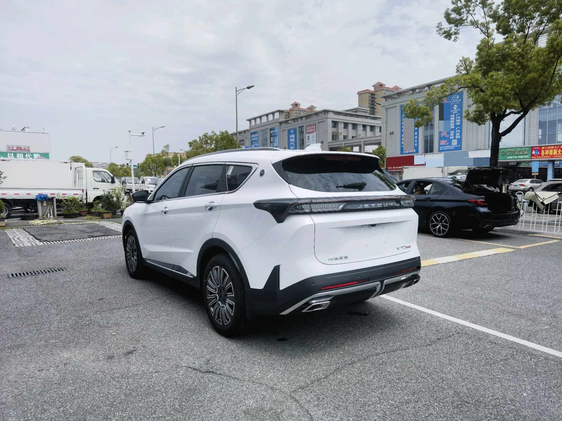 捷途 2025款 X70 PLUS 1.5T 豪华澎湃版5座