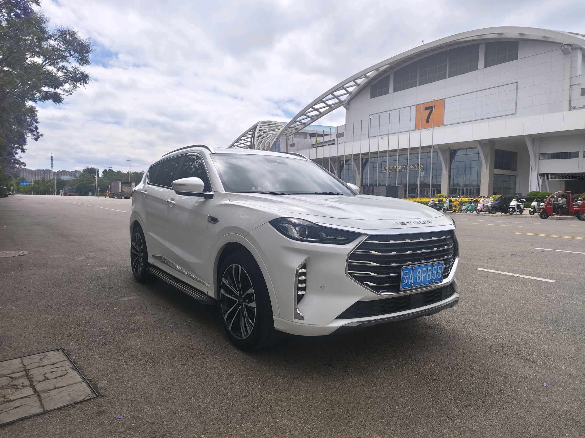 JETOUR 2021 X70 PLUS 1.6T Di 7-Seater