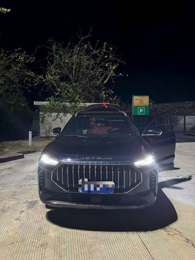 JETOUR 2024 X70 PLUS 1.5T Champion Edition MAX 7-Seater