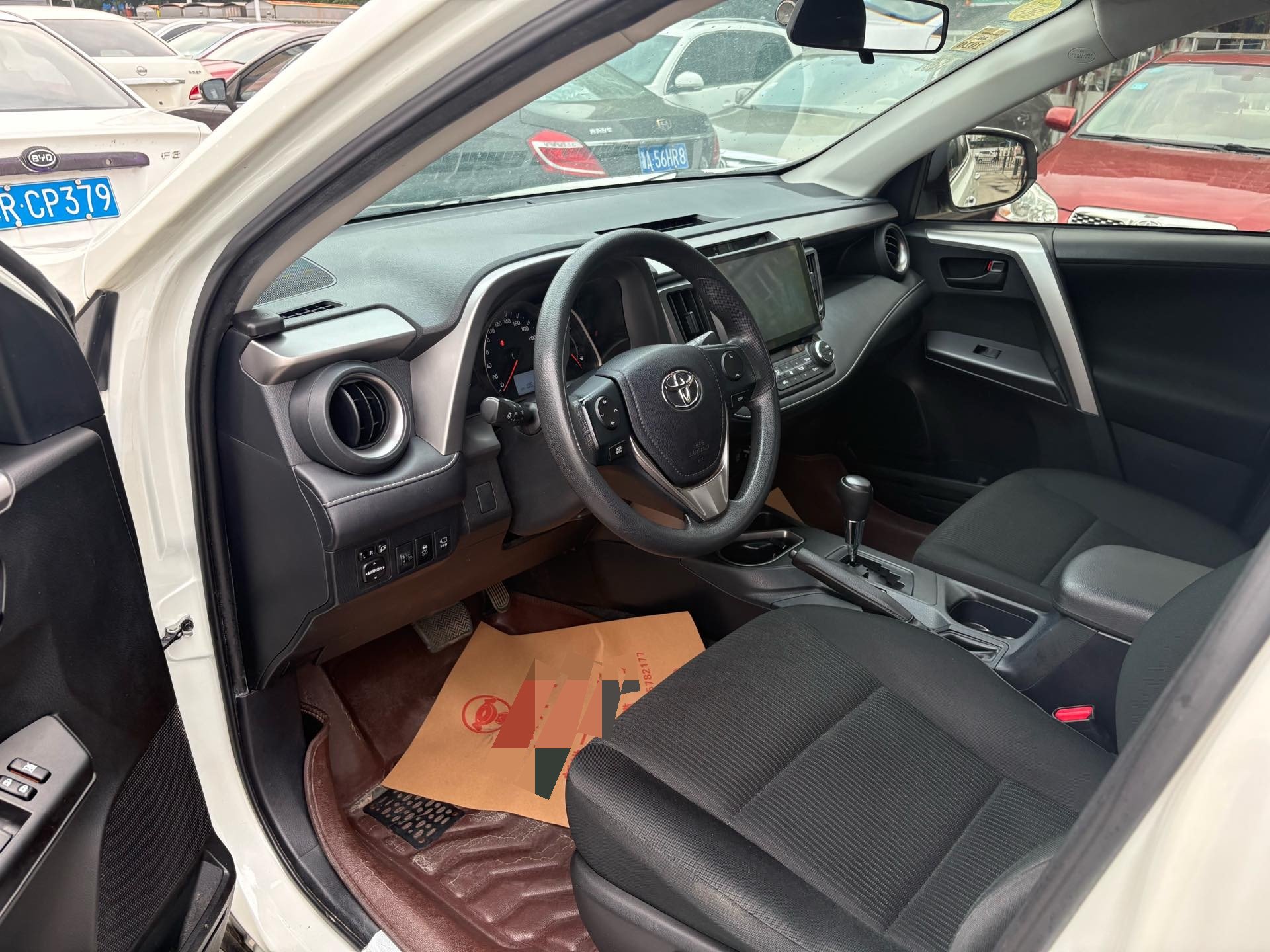 丰田 2019款 RAV4荣放 2.0 无级 两驱先锋版