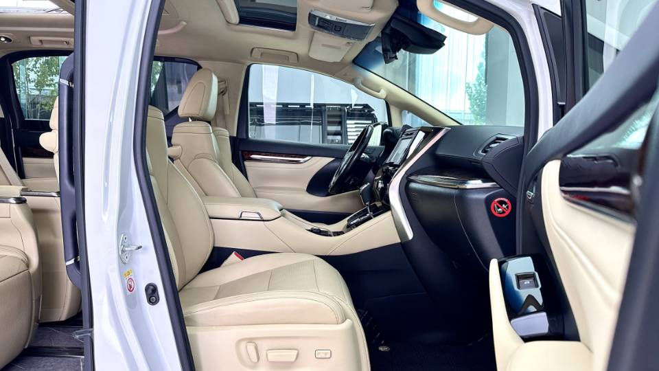 Toyota Alphard (Import) 2019 Alphard 2.5 CVT Luxury Edition