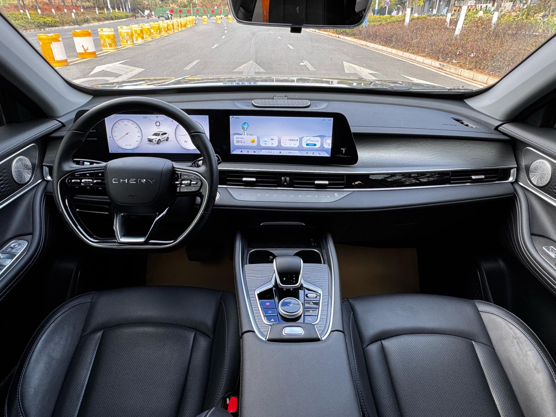 奇瑞 2024款 瑞虎8 PRO 1.6T 290T 冠军版两驱闪耀版5座