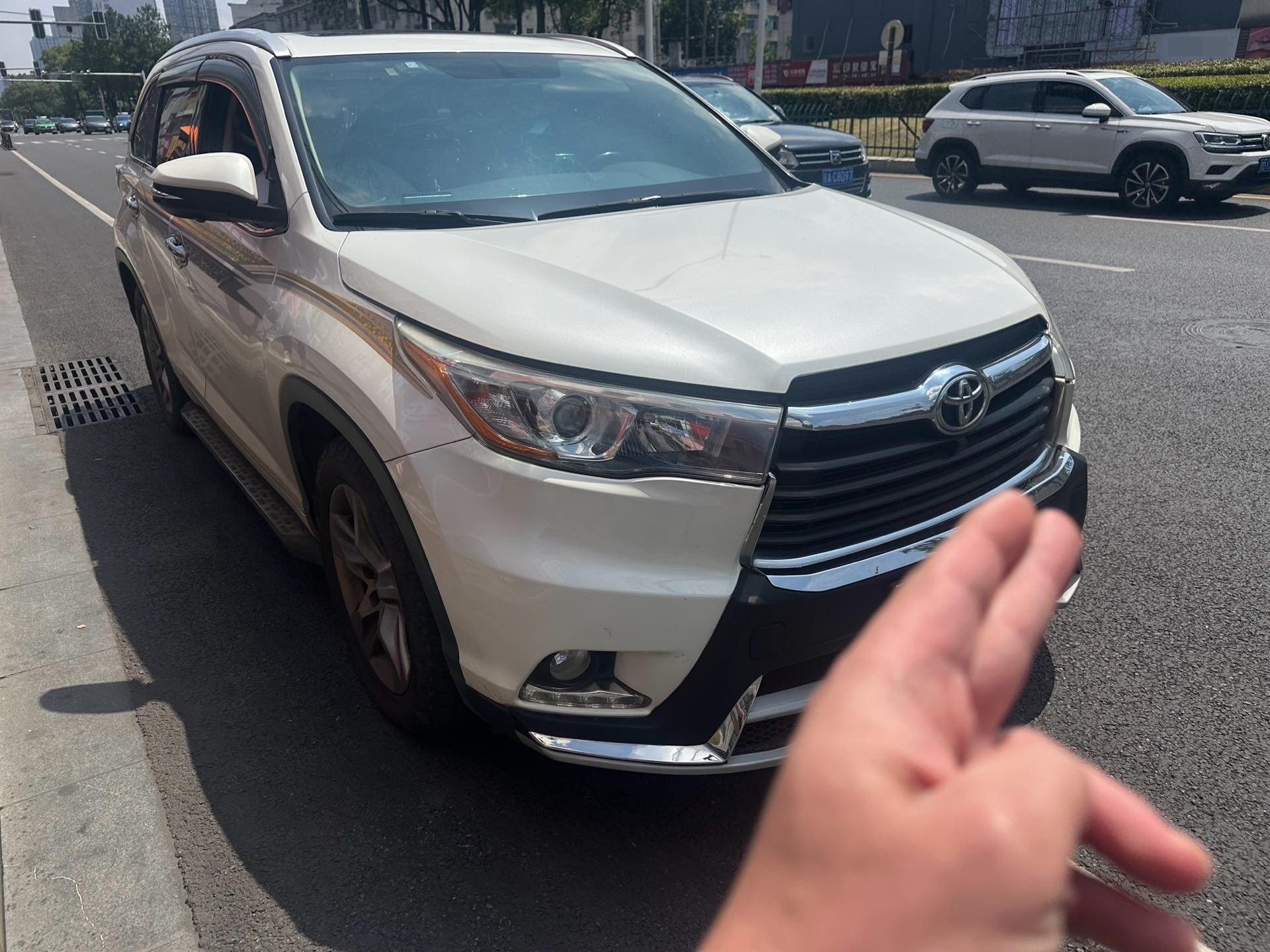 Toyota 2015 Highlander 2.0T 4WD Luxury Navigation 7-Seater