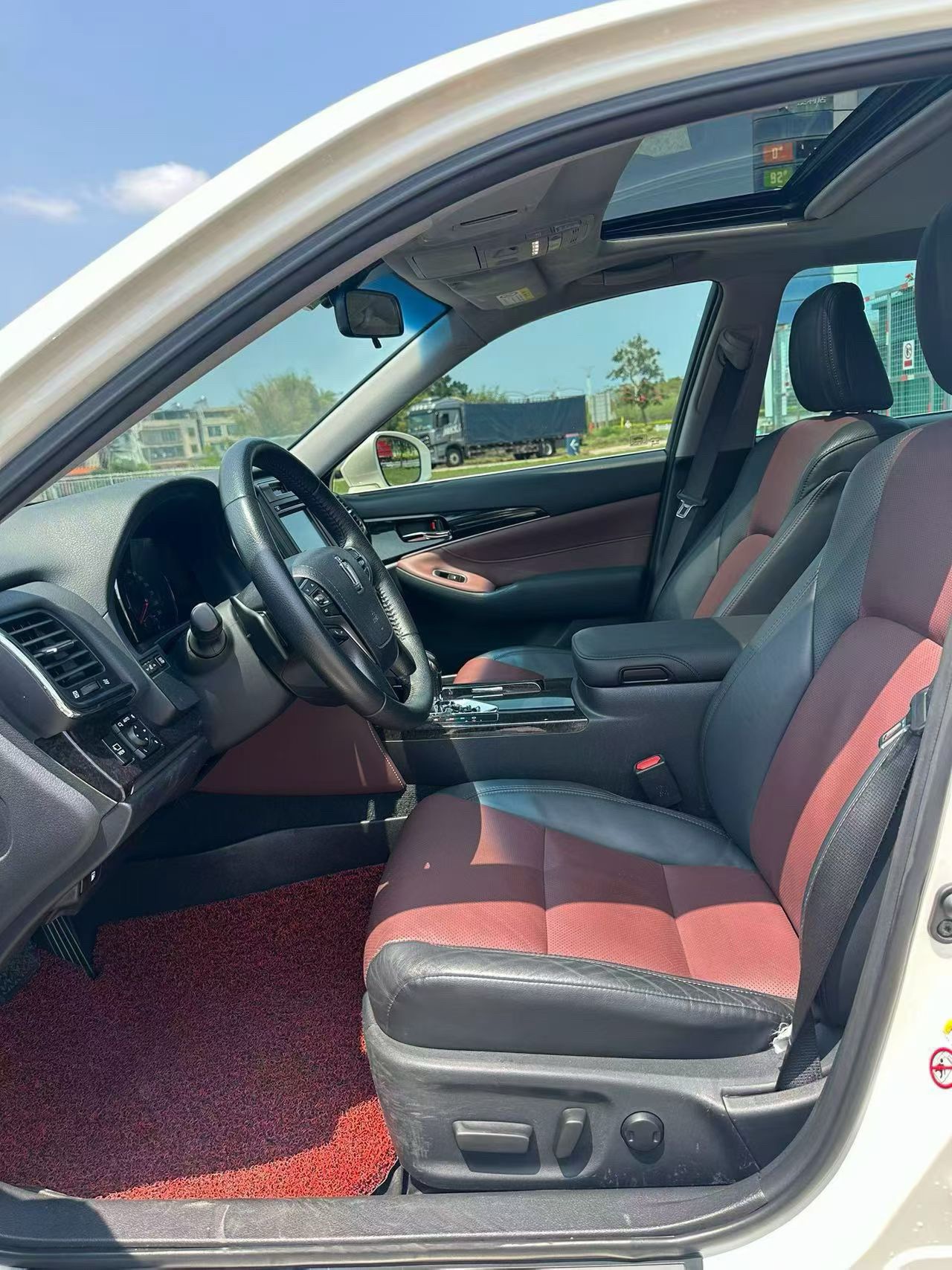 Toyota 2018 Crown 2.0T Sport