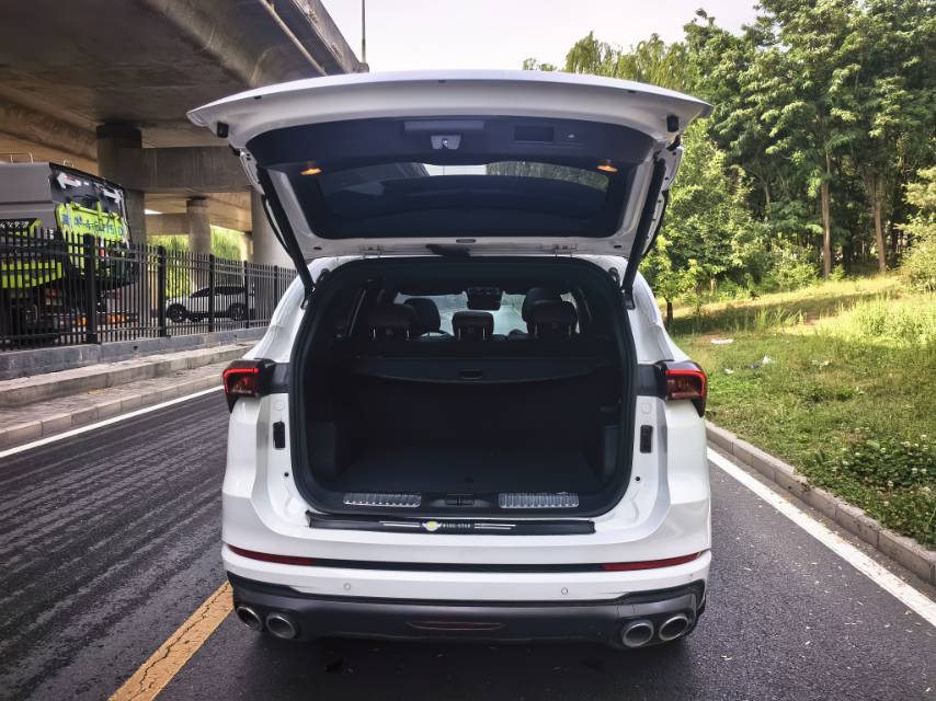 JETOUR 2021 X70 PLUS 1.6T Di PRO 5-Seater