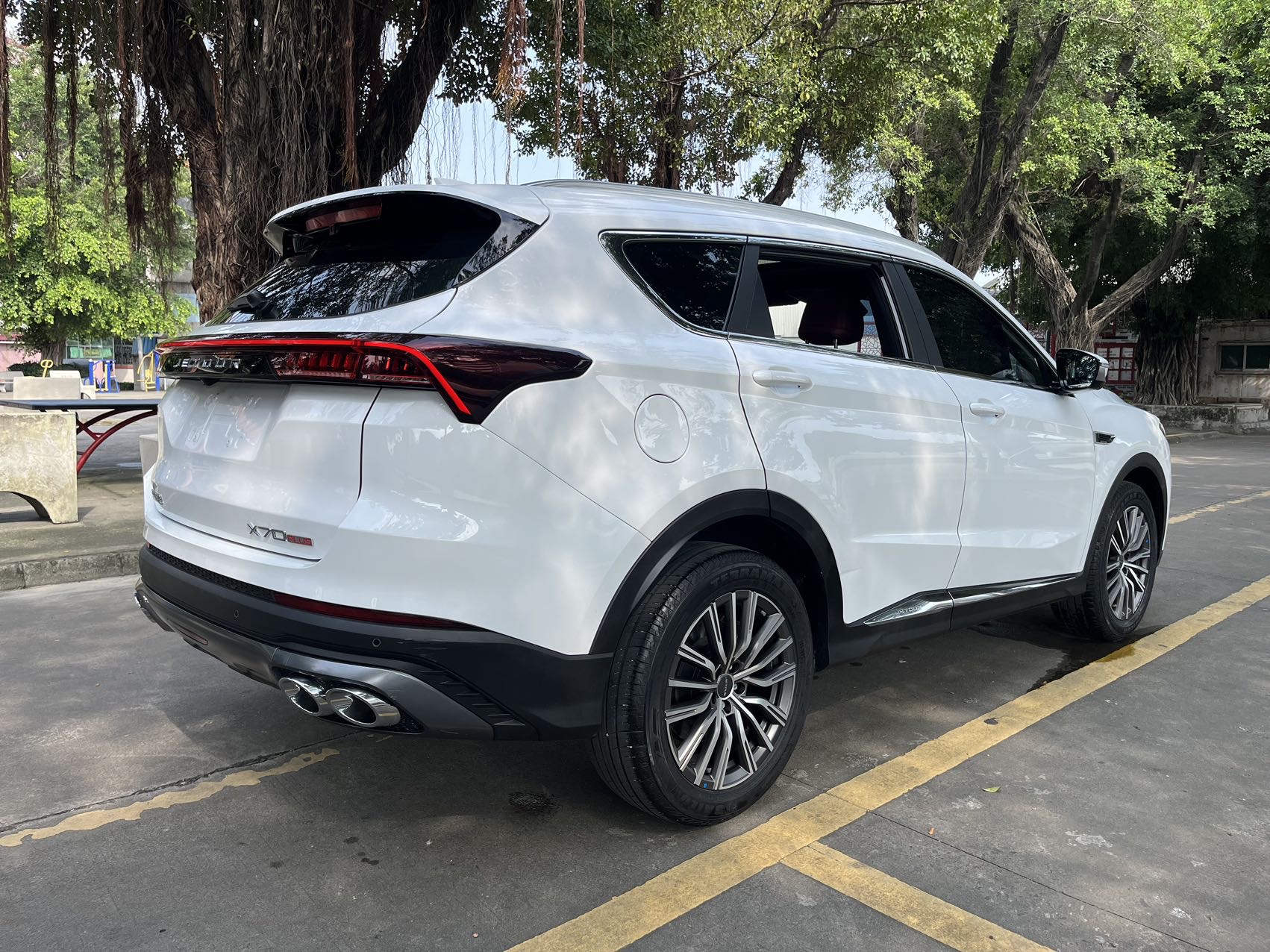 JETOUR 2024 X70 PLUS 1.5T Champion Edition MAX 5-Seater