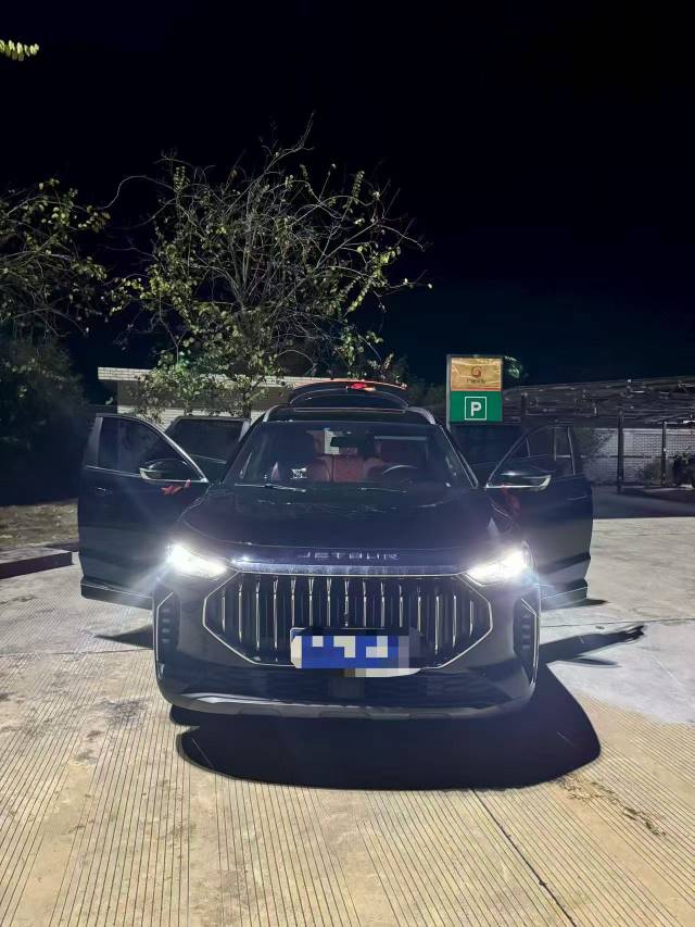 JETOUR 2024 X70 PLUS 1.5T Champion Edition MAX 7-Seater