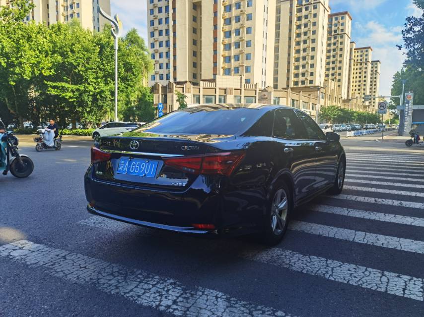 Toyota 2017 Crown 2.0T Sport