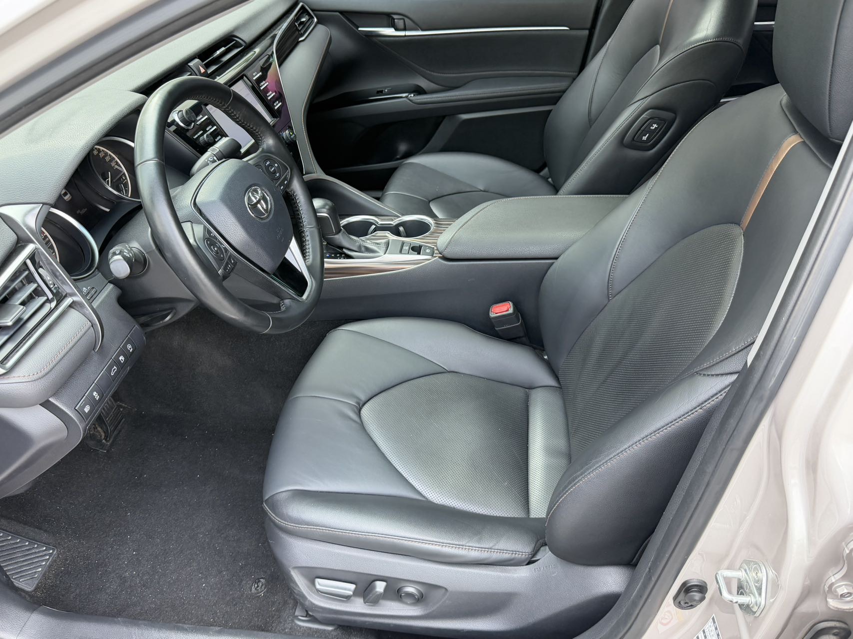 Toyota 2018 Camry 2.0G Luxury