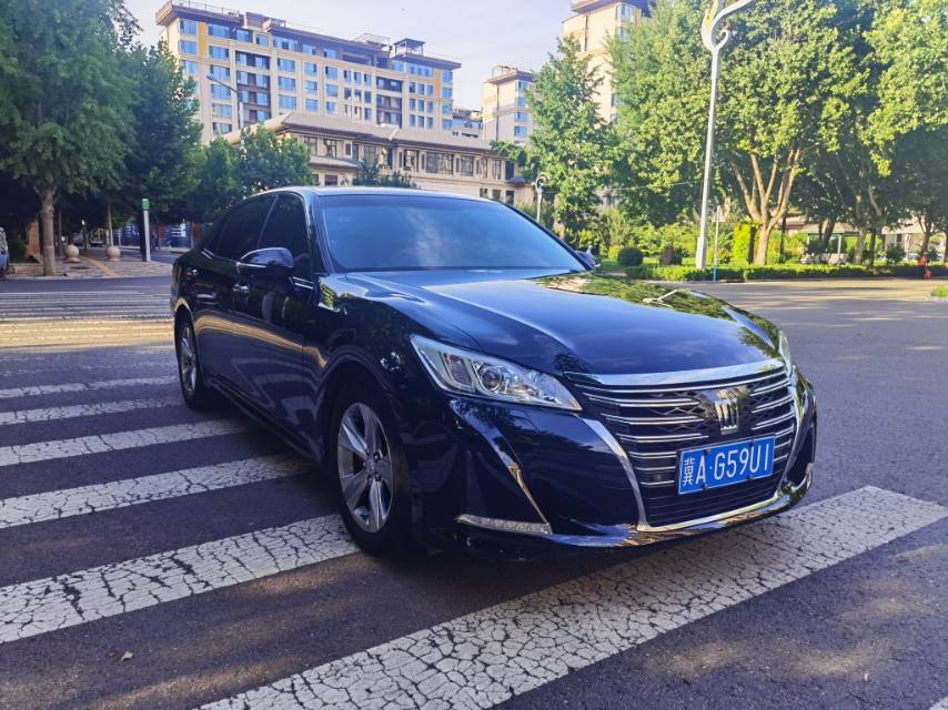 Toyota 2017 Crown 2.0T Sport