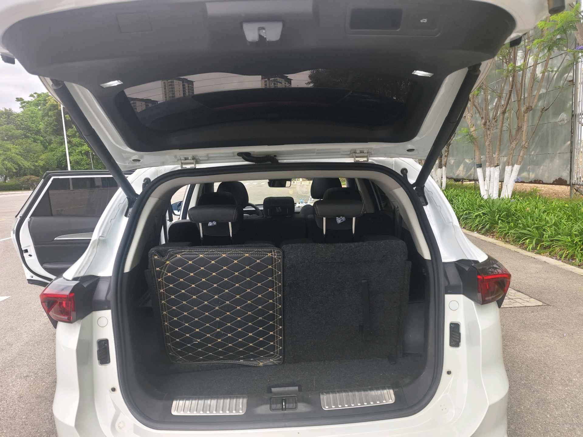 JETOUR 2021 X70 PLUS 1.6T Di 7-Seater
