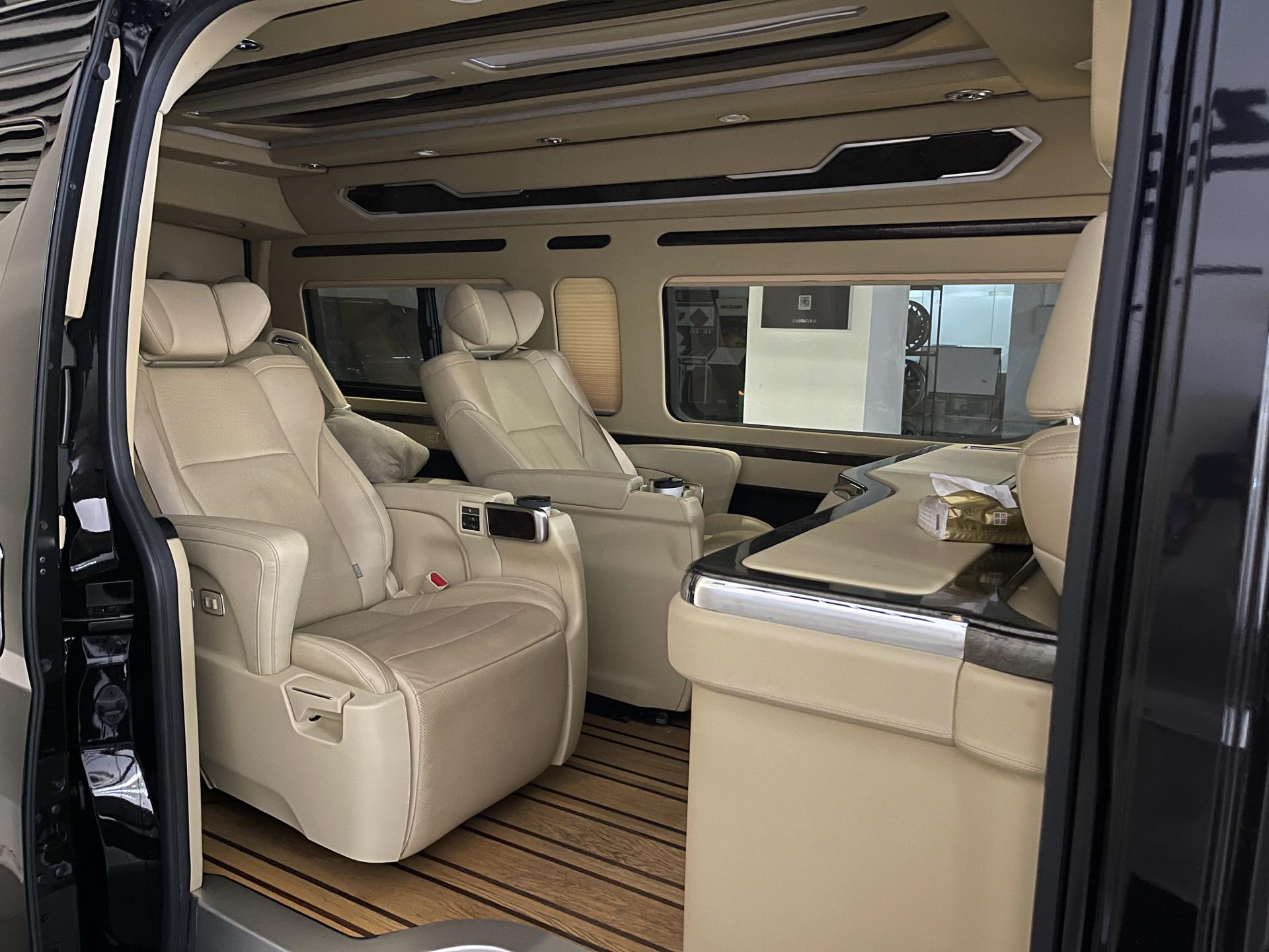 Toyota Hiace (Import) 2019 Hiace 3.5 Middle East Version