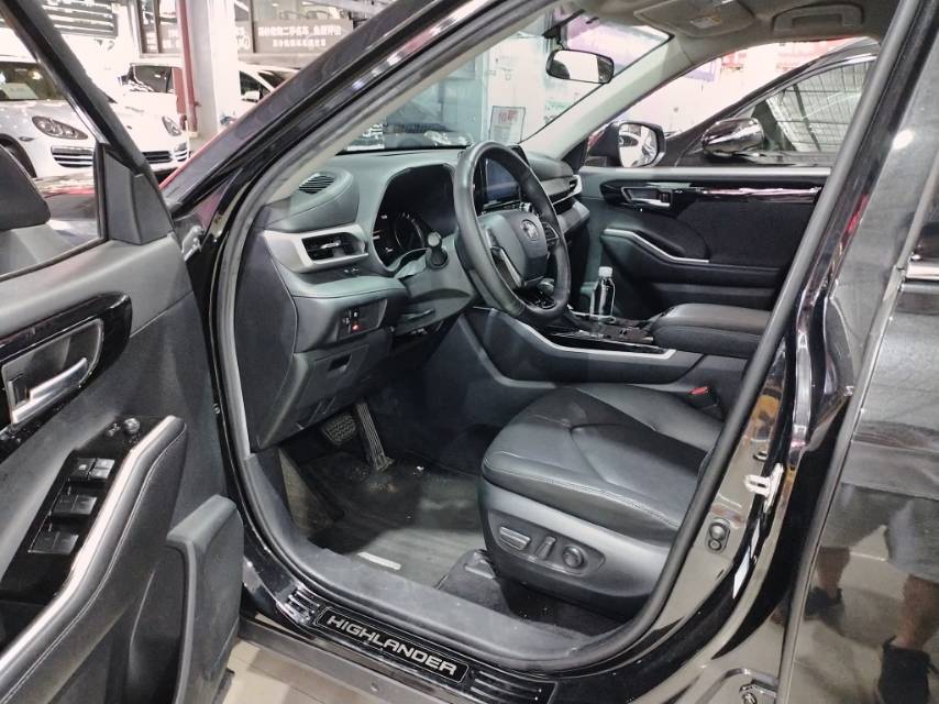 Toyota 2022 Highlander Hybrid 2.5 CVT 4WD Elite 7-Seater