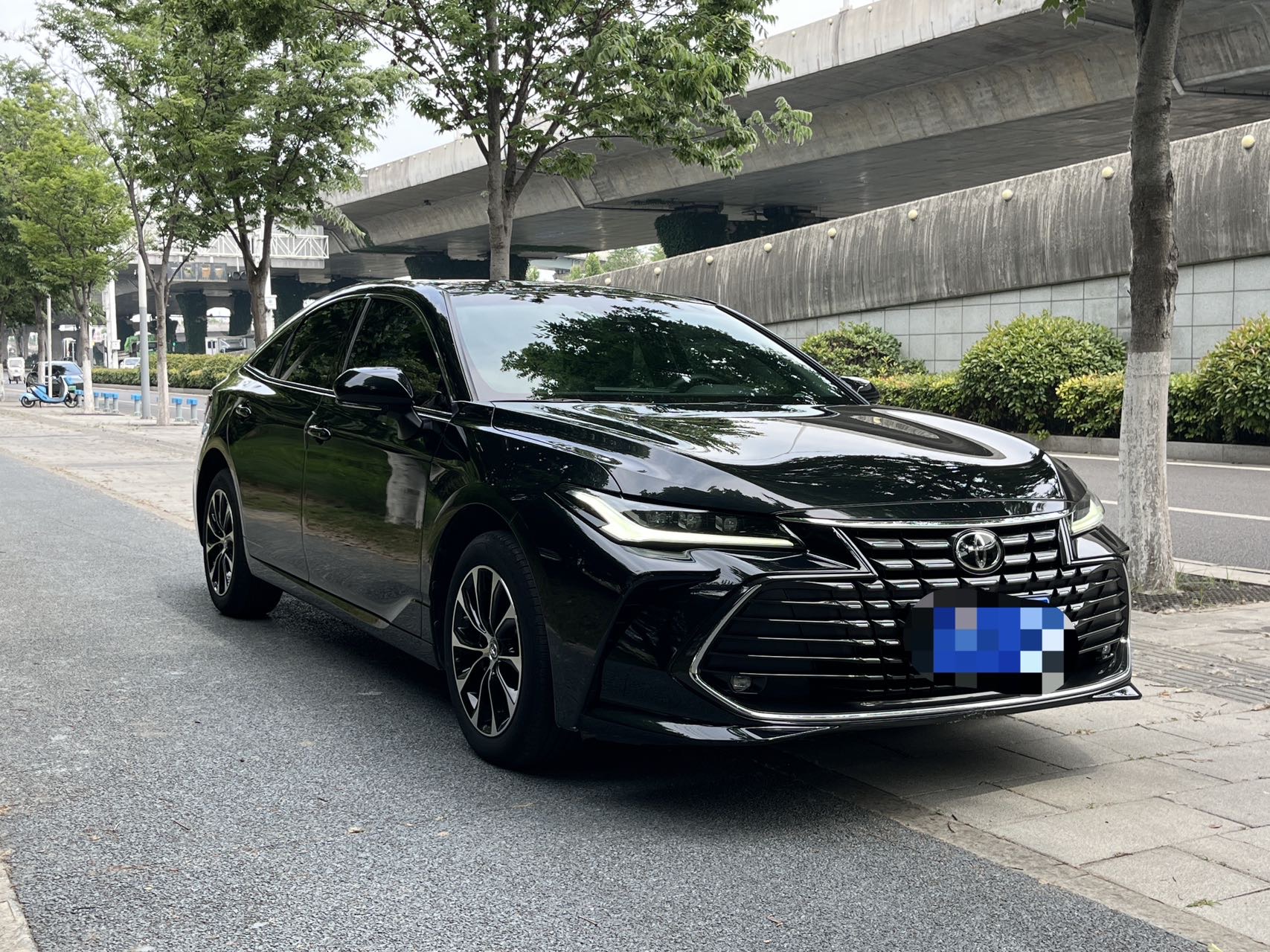 丰田 2023款 亚洲龙 2.0 无级 进取版