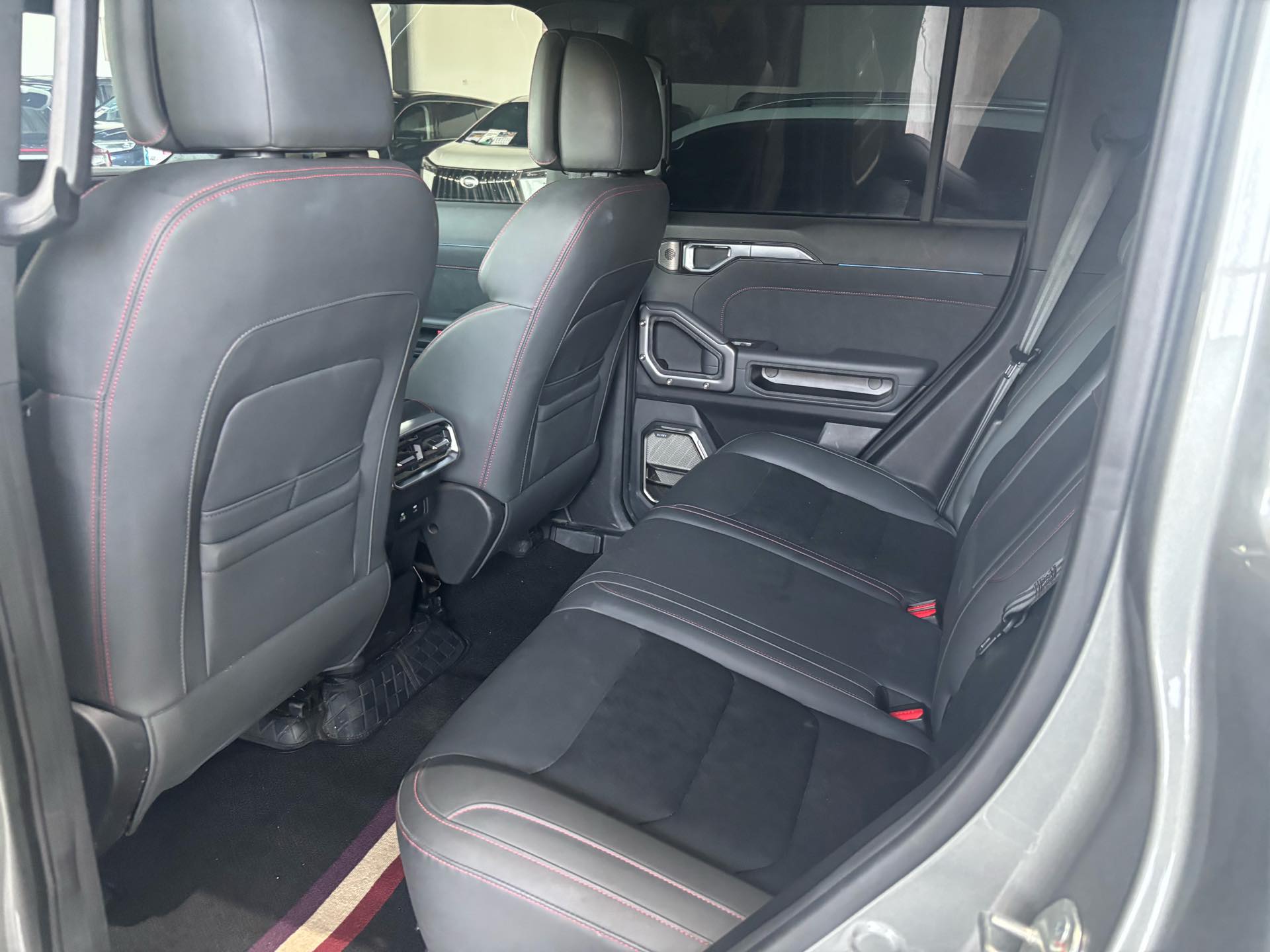 JETOUR 2023 Traveler 2.0T 4WD Cross PRO+